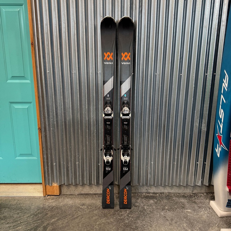 Volkl Deacon XT Skis w/ Marker VMotion 10 GW Bindings – USED 154cm (R12.7m) Marker Vmotion 10 GW Black/White